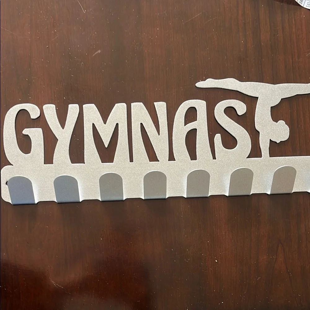 Gymnast Silver Medal Holder Wall Decor‎